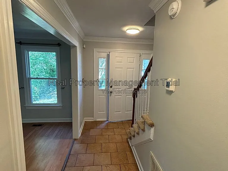 8956 Belgrave Ave — Photo 15