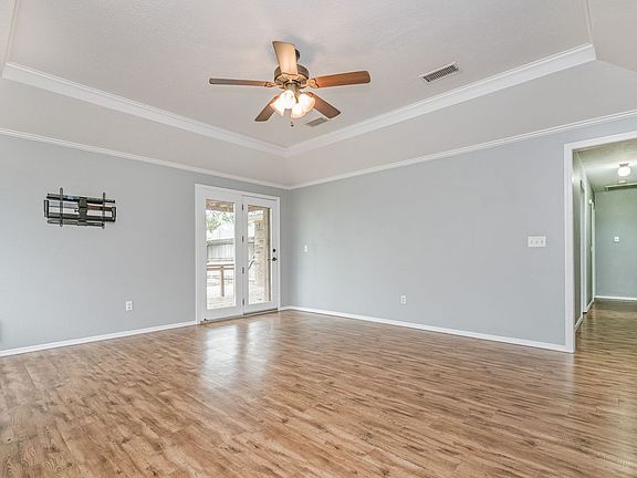 4th image of 6801 Michelle Dr