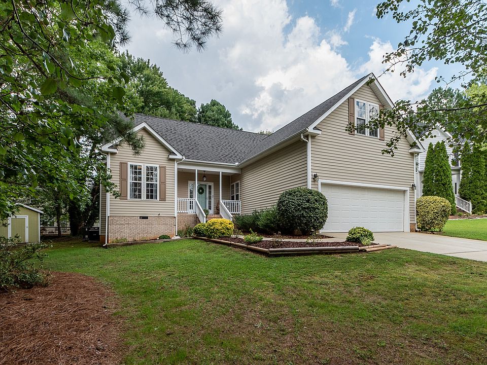 1st image of 104 Holly Branch Dr