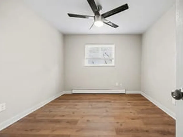 McGregor Apartments — Photo 11
