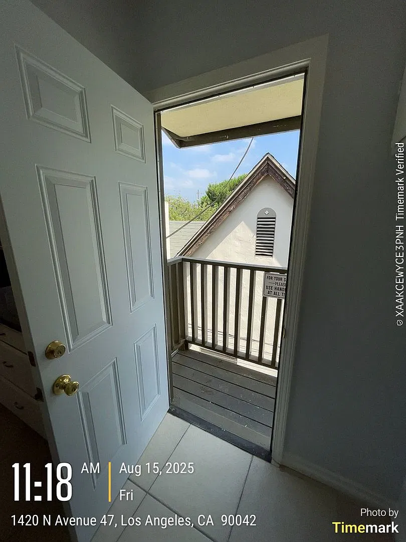 1418 Avenue 47 — Photo 4
