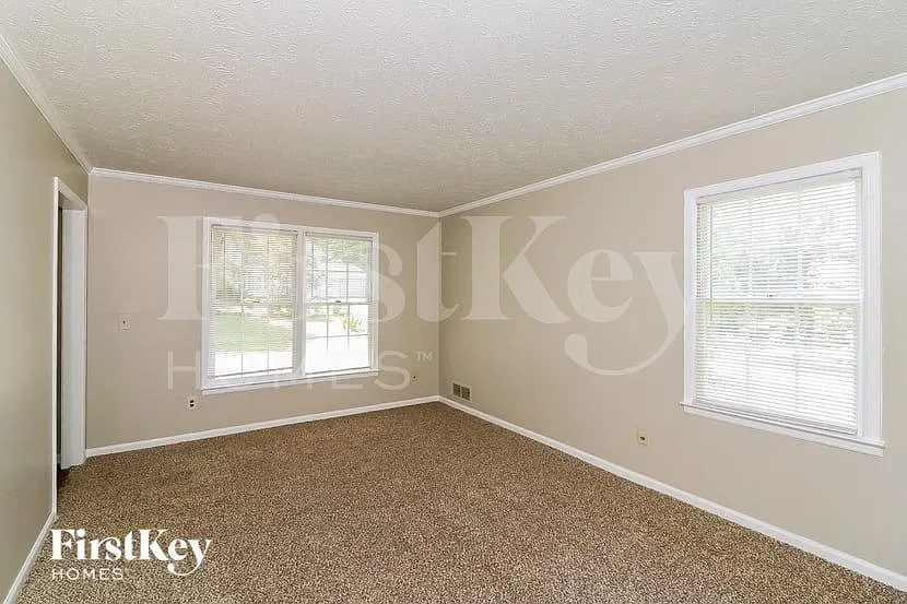 Building Photo - 632 Bralorne Dr