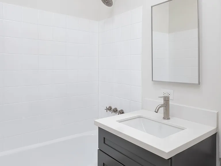 Westmore Manor — Photo 12