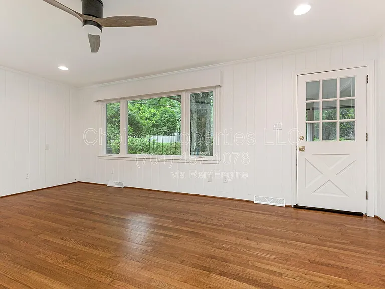 421 Blairmore Dr — Photo 15