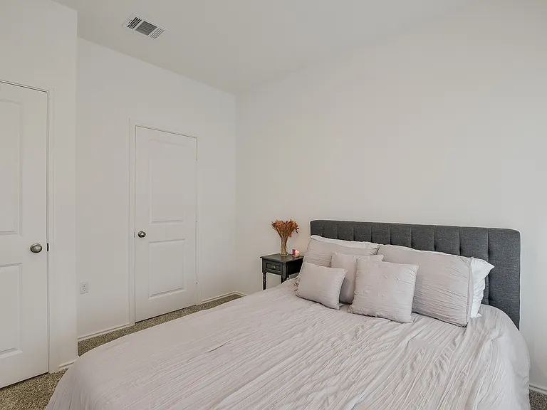 2712 Louris Ln — Photo 14