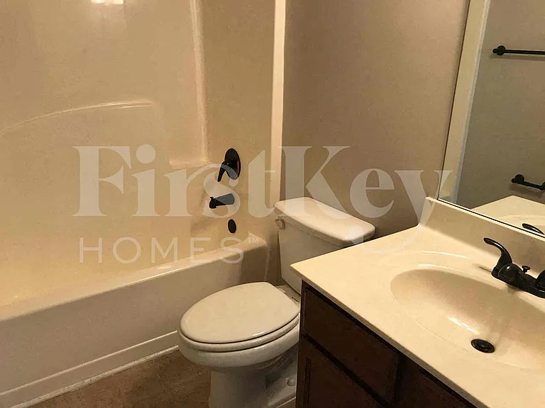 2022 Poplar Falls Ave — Photo 9