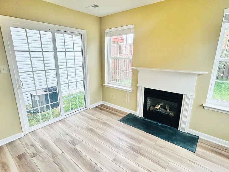 11318 Wytheville Ln — Photo 4
