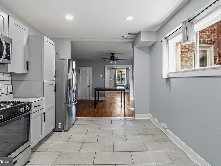 1516 N Luzerne Ave — Photo 15