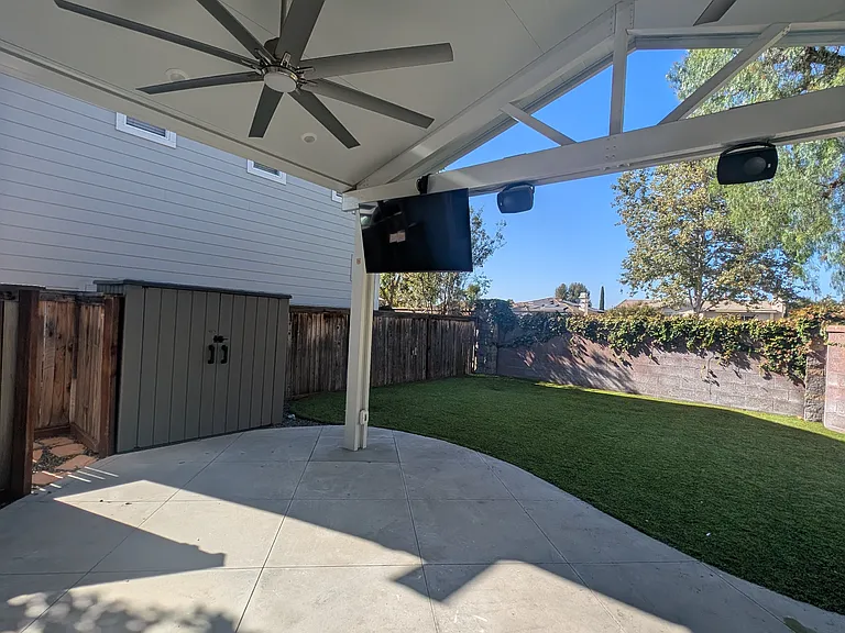 Backyard (storage included)