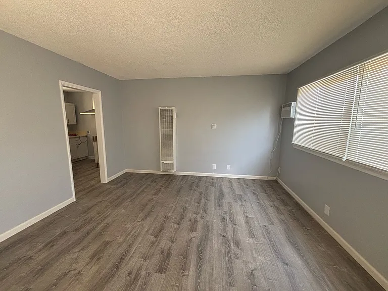 2618 Seaman Ave #2618 — Photo 4
