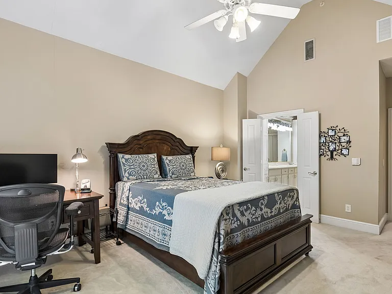 4147 Towne Green Cir — Photo 15