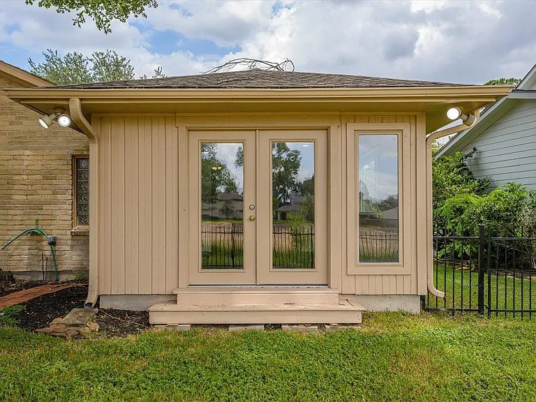 7715 Brush Wood Dr — Photo 37