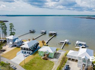 7685 Bayshore Dr, Elberta, AL 36530