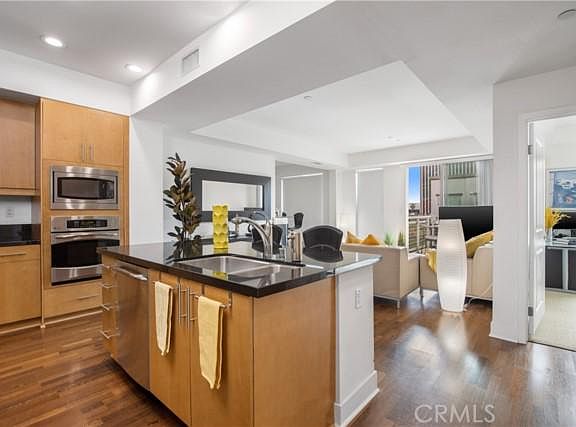 3rd image of 150 The Promenade N Unit 502