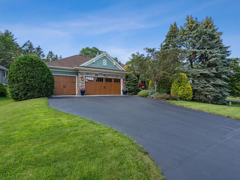 1st image of 443 Vadnais Lake Dr