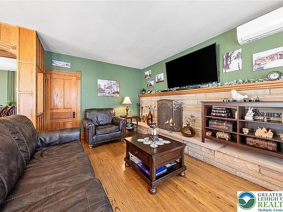 5th image of 356 1st St