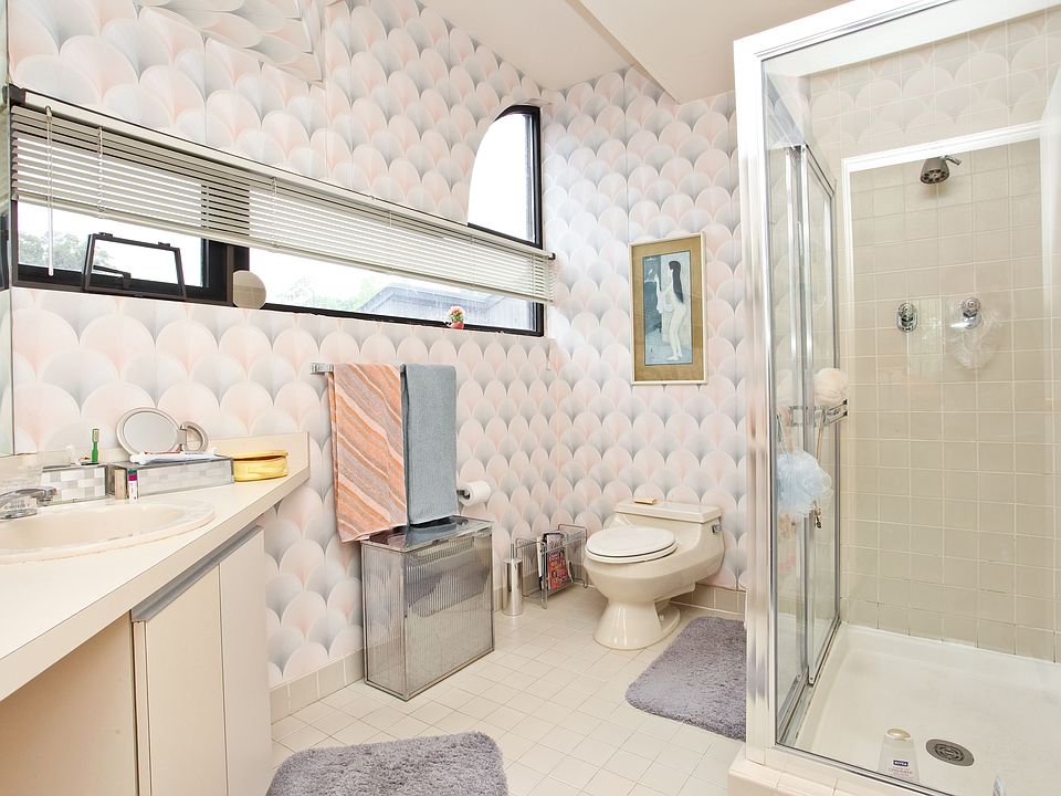 1st image of 422 Pine Grove Ln #422