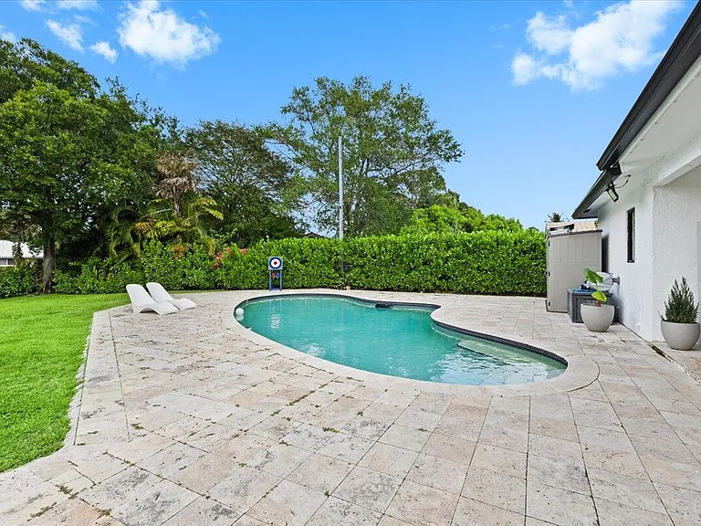 1049 W Palmetto Park Rd — Photo 33