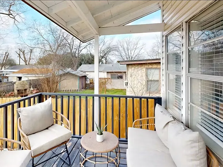 322 Andrews St #A — Photo 12