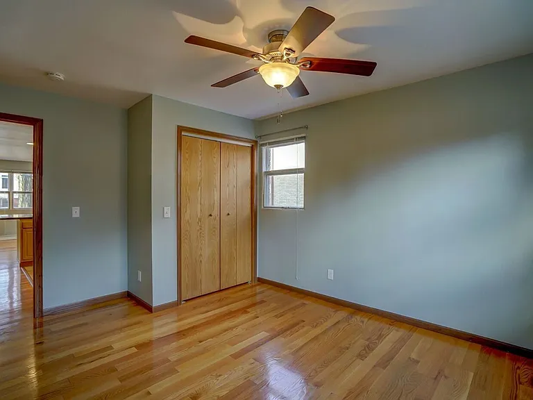 505 Midvale Ave — Photo 11