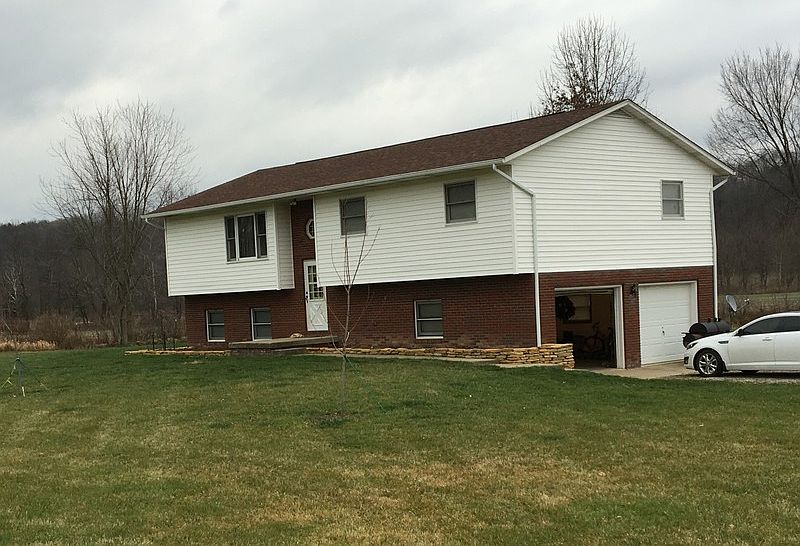 Front
						:
						New roof 2010, landscape stone 2015.