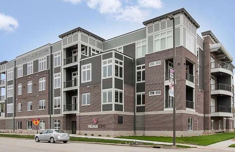 1st image of 200 3rd Ave SW #401