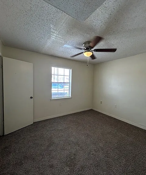 1506 Delplaza Dr #B — Photo 4