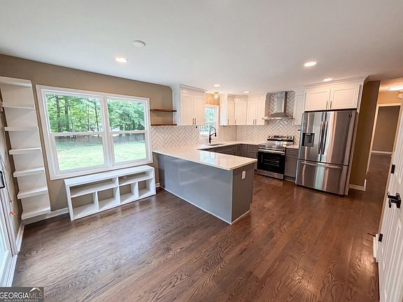 2nd image of 1772 Huntingford Dr