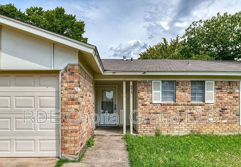 8013 Emerald Hills Way — Photo 5