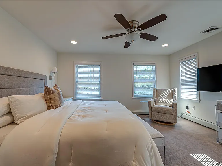 7 Nathan Hale Dr #A — Photo 16