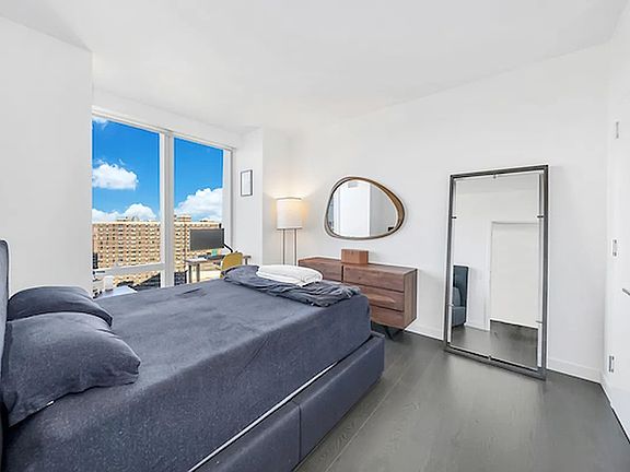 5th image of 252 South St Unit 25F