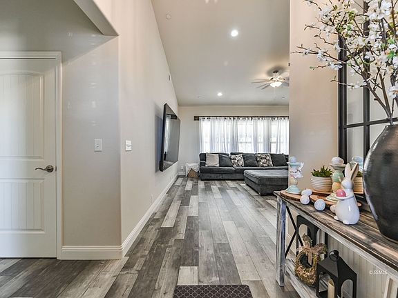 3rd image of 131 S Brianna St