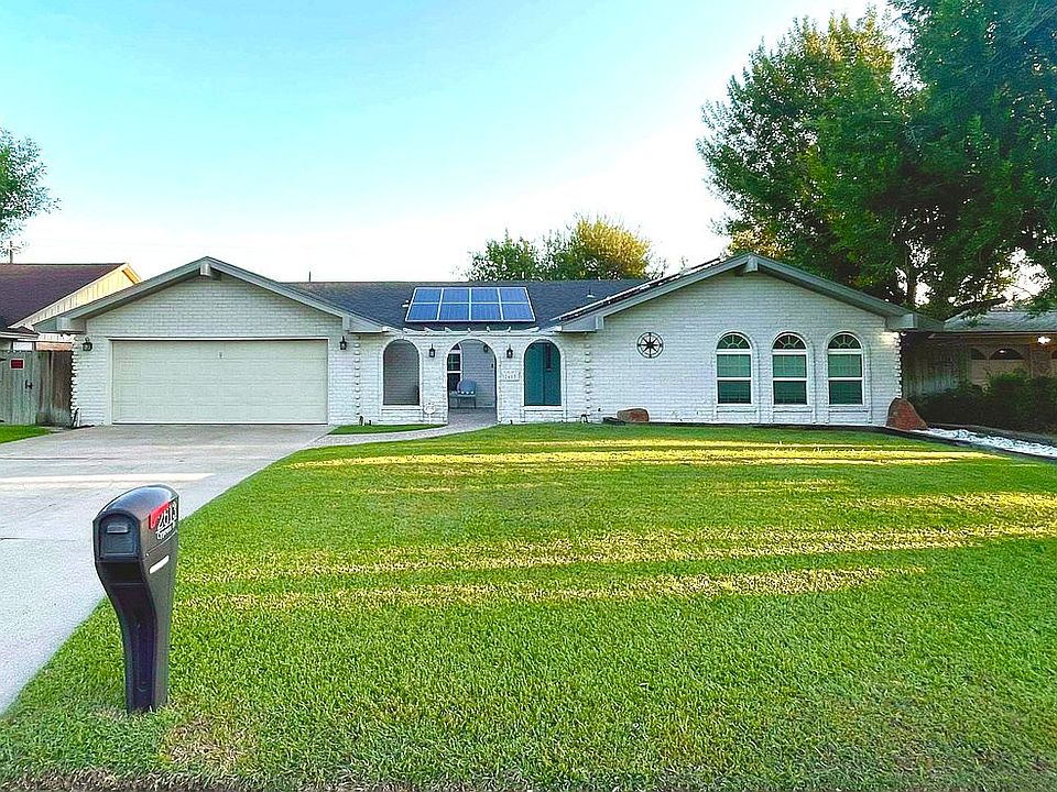 1st image of 2613 Cypress Dr