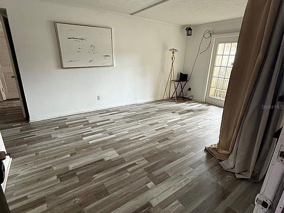 2nd image of 305 Wymore Rd #100