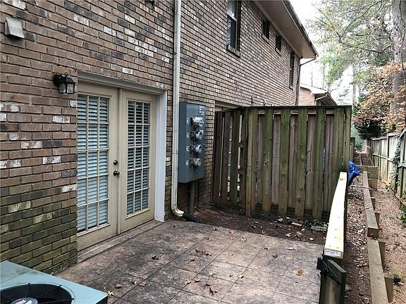 3rd image of 25 Villa Ct SE