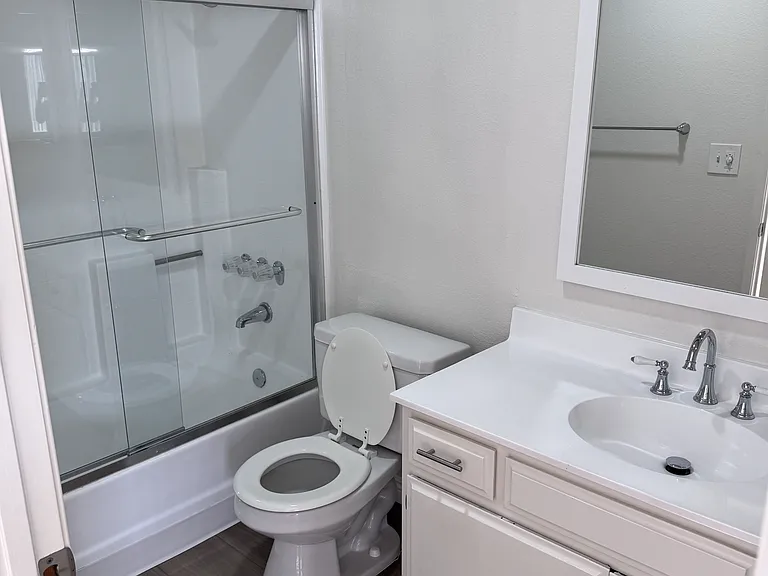 Master bedroom bathroom