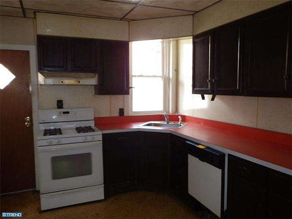 3rd image of 5930 Tackawanna St