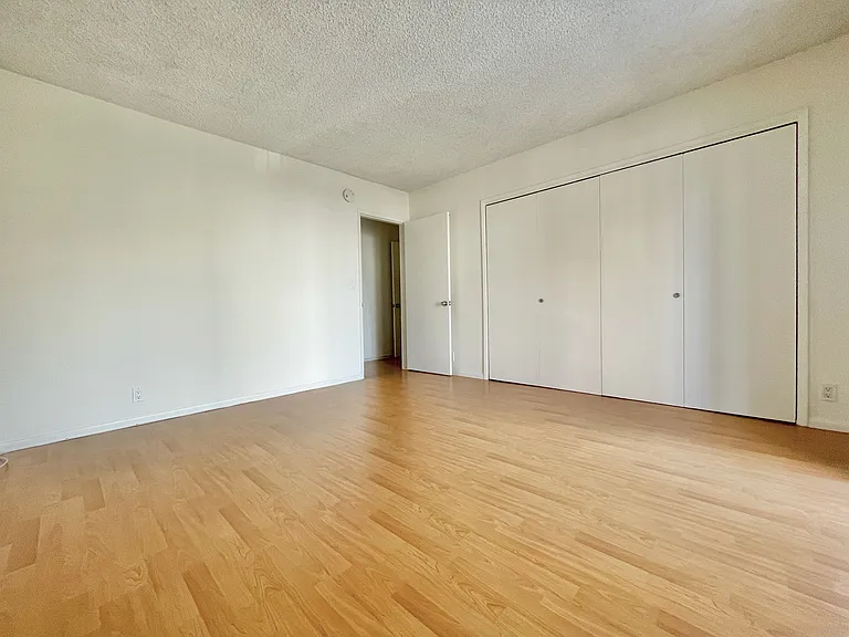 4254 W 5th St #1 — Photo 13