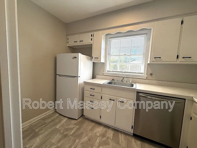 2 bed, 1.0 bath, 865 sqft, $1,125 — Photo 3