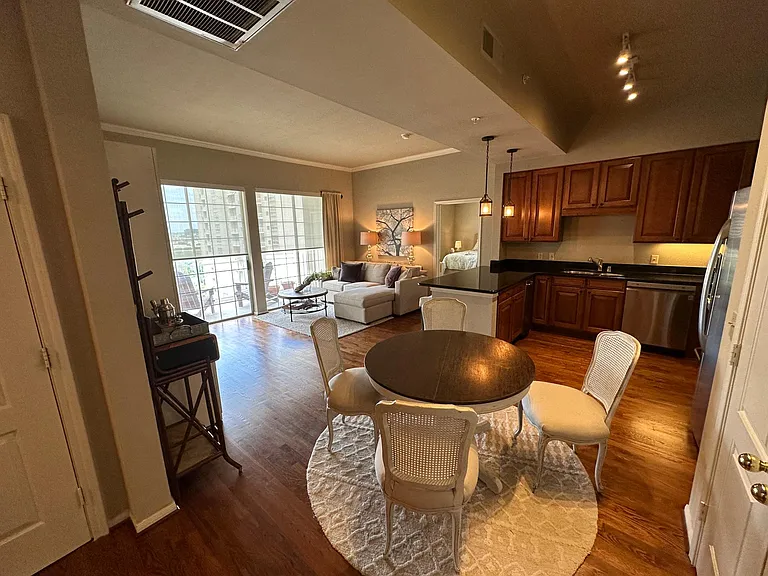 3225 Turtle Creek Blvd #1117 — Photo 8