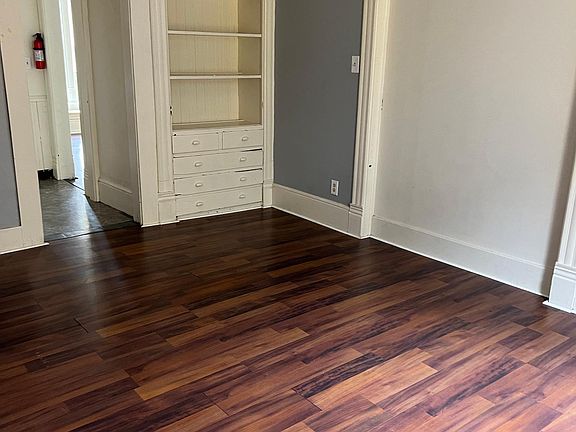 3rd image of 116 N 6th St APT 1