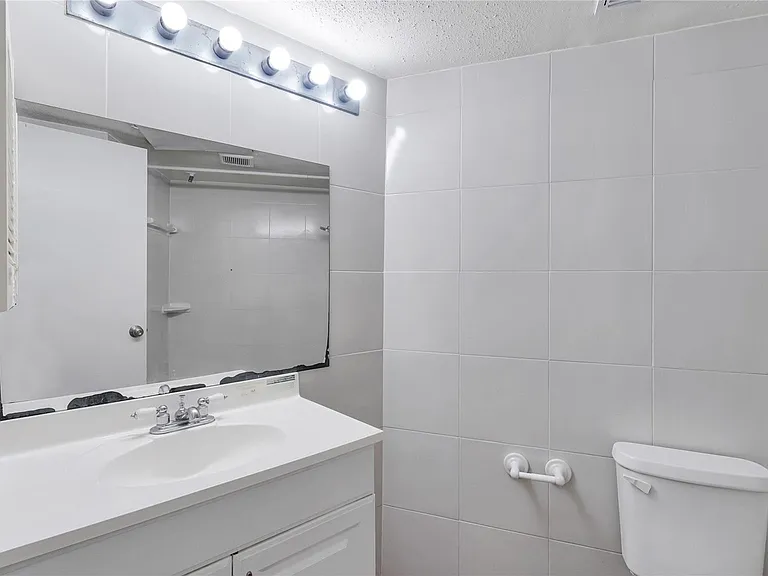 10811 Richmond Ave #101 — Photo 10
