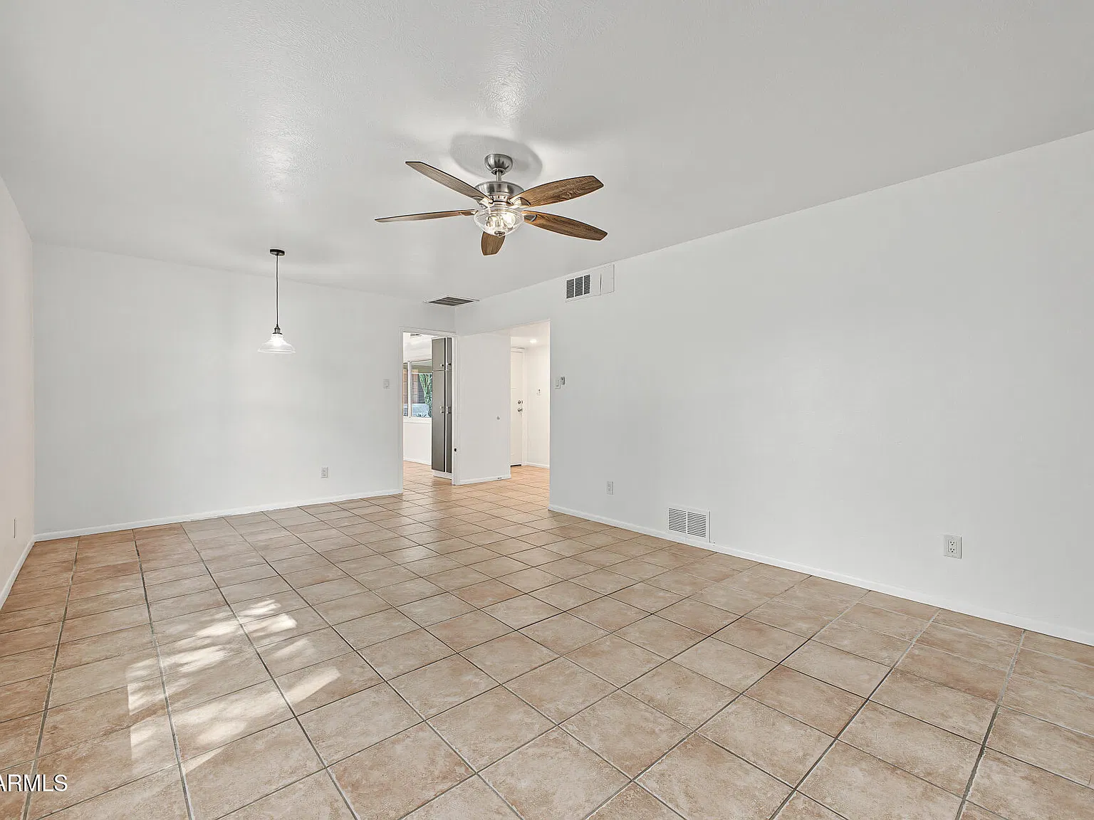 3 bed, 2.0 bath, 1457 sqft, $2,600 — Photo 4