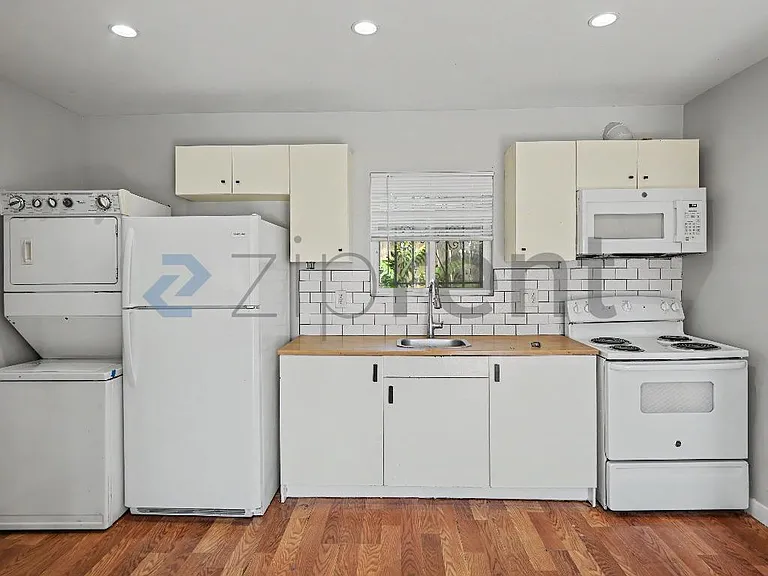 1346 San Bernardino Ave — Photo 7