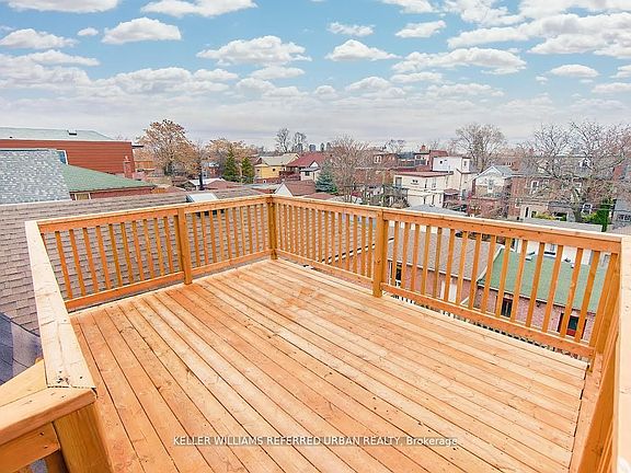 3rd image of 911 Dovercourt Rd