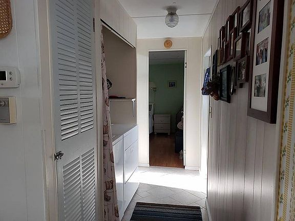 4th image of 519 S Greenway Dr