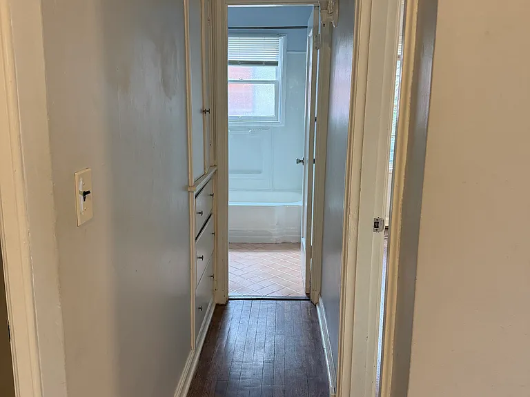 1504 N Jarrett St — Photo 9