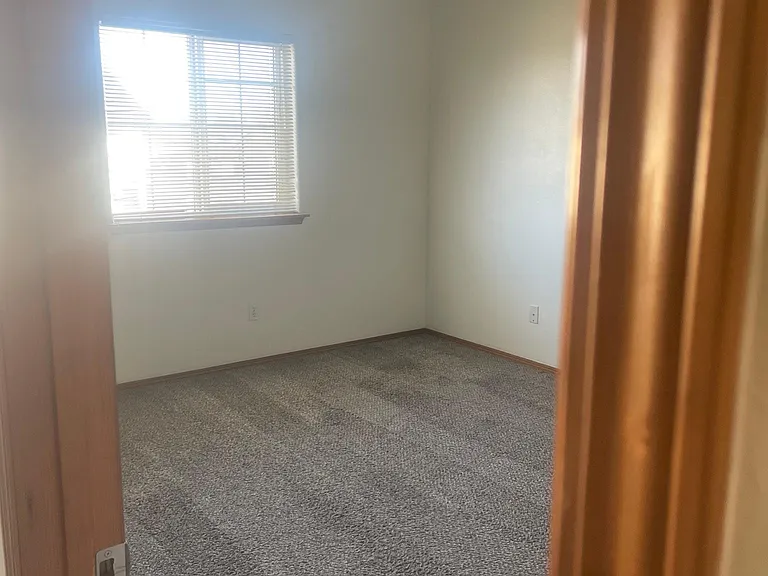 1420 S Skyline Dr — Photo 12