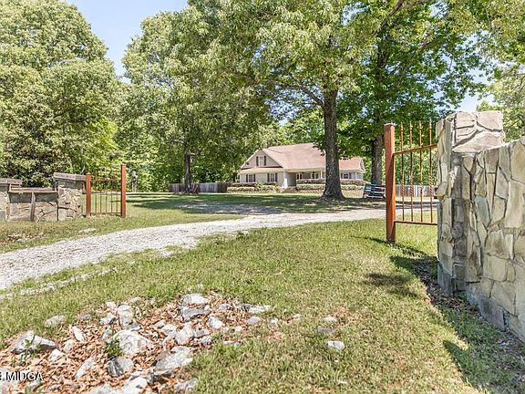 2nd image of 223 Griswoldville Shortcut