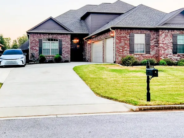 24219 Beacon Cir, Athens, AL 35613
